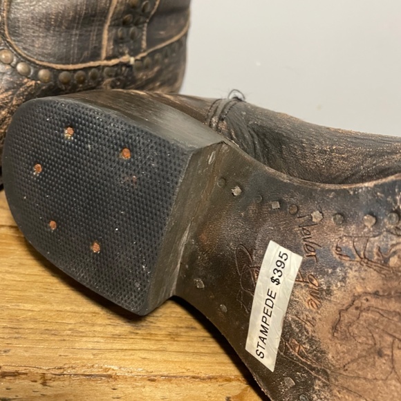 John Fluvog Calgary stampedes - Picture 3 of 5